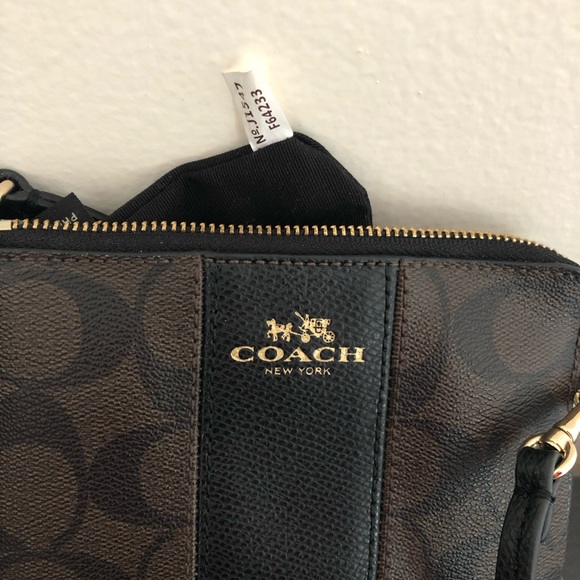Coach Crossgrain Leather Wristlet - Picture 7 of 7